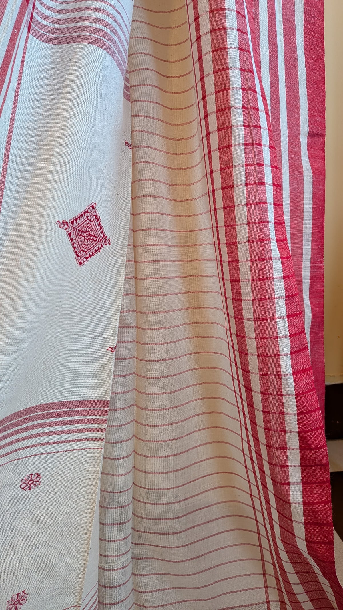Khadi Handwoven Sada Lal Paar