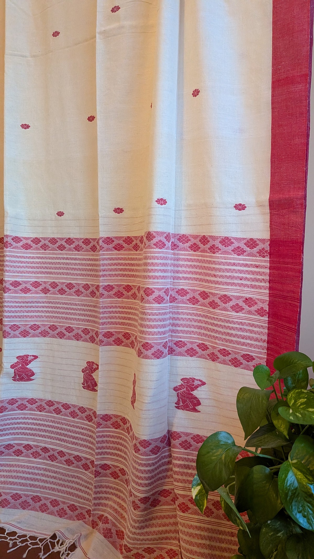 Khadi Sada Lal Paar Saree with Baluchari motif.