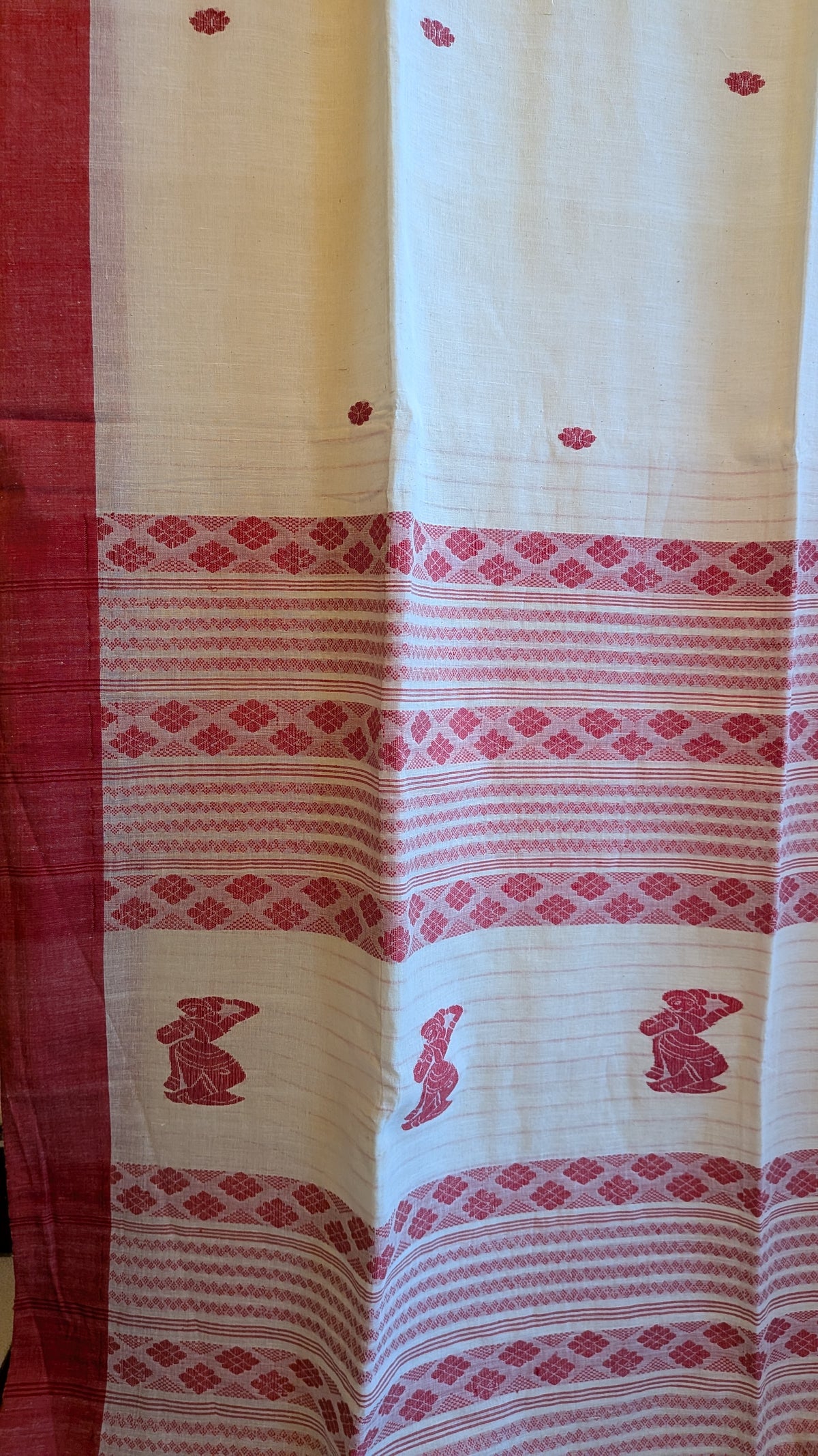 Khadi Sada Lal Paar Saree with Baluchari motif.
