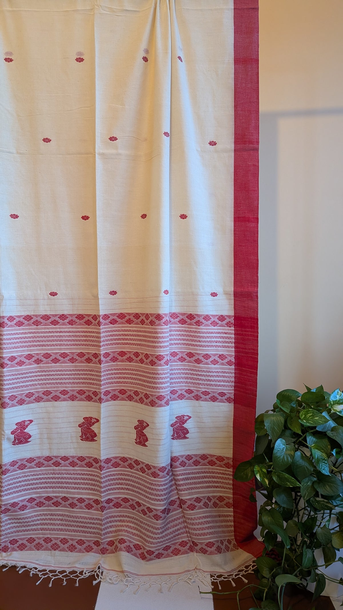 Khadi Sada Lal Paar Saree with Baluchari motif.