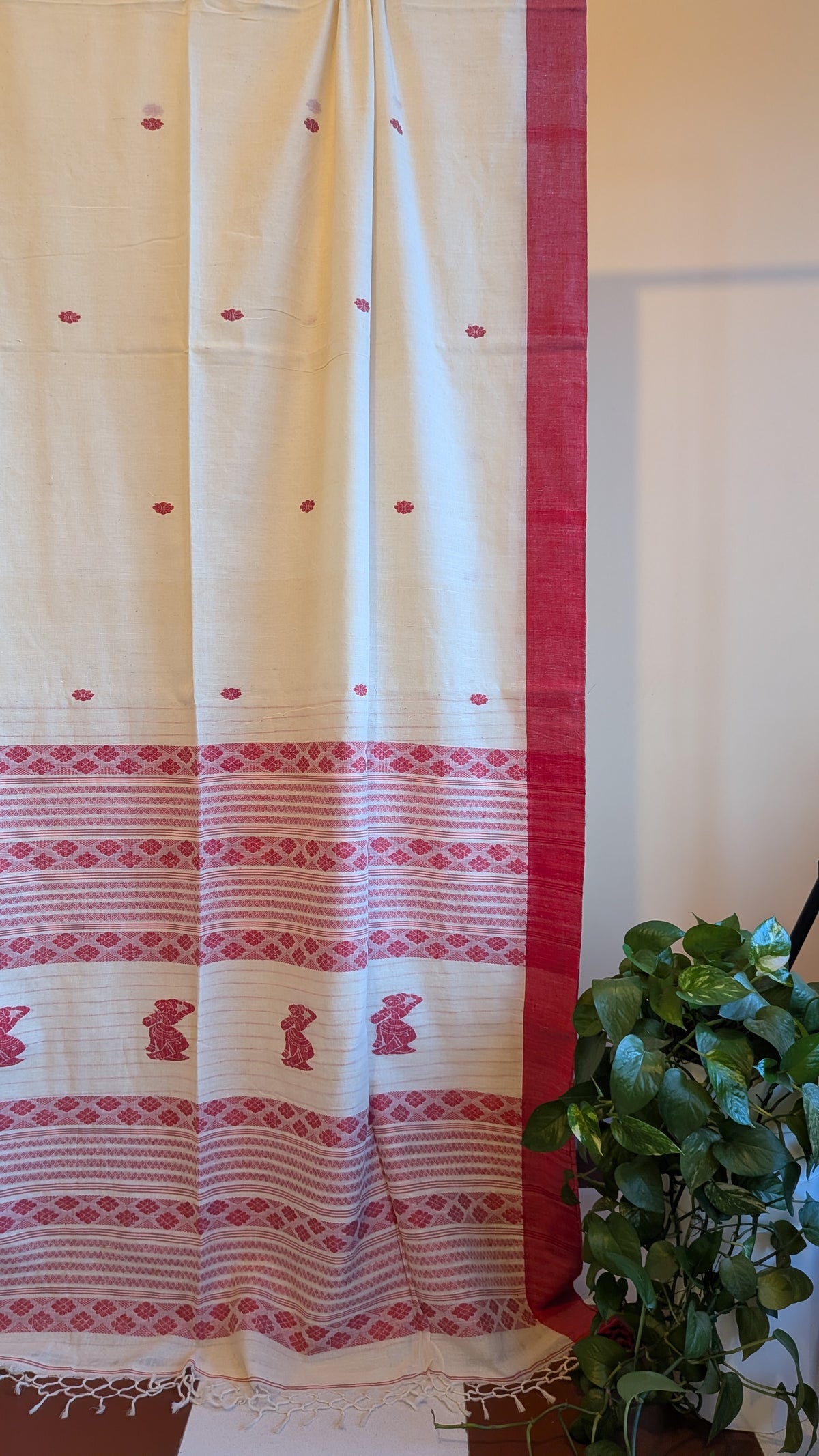 Khadi Sada Lal Paar Saree with Baluchari motif.